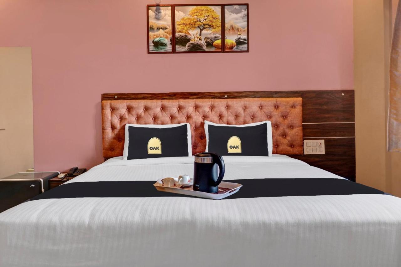 Townhouse Oak Dreamland Suites Yelahanka Esterno foto